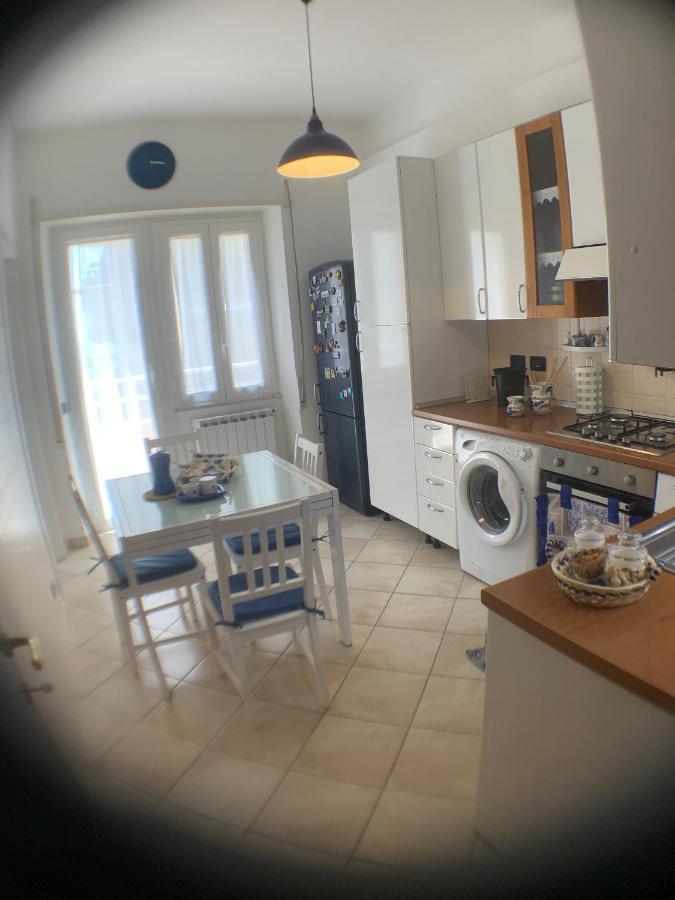 Appartamento Sul Porto ネットゥーノ エクステリア 写真